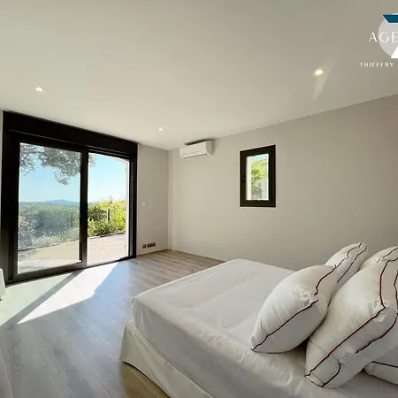 Esquirou Villa *